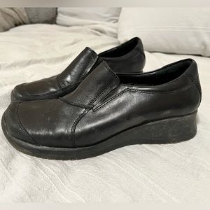 Aldo black leather casual dress shoe